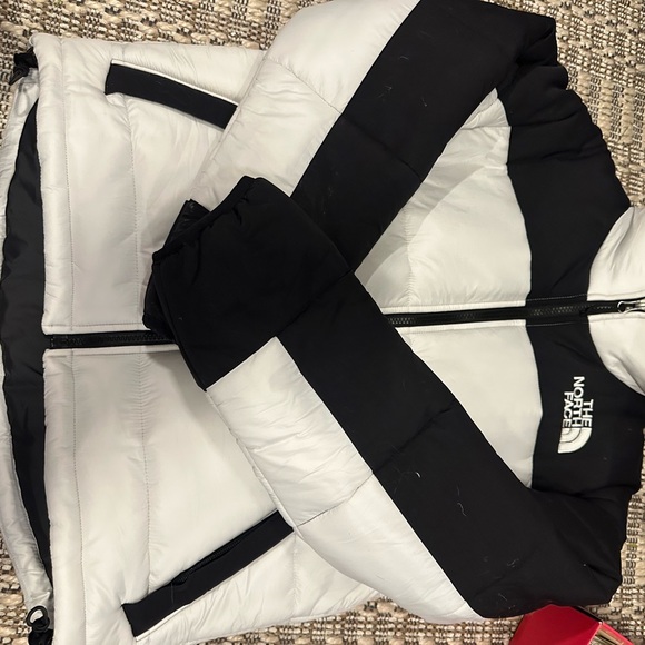 The North Face Monochrome Puffer Jacket - Picture 1 of 1